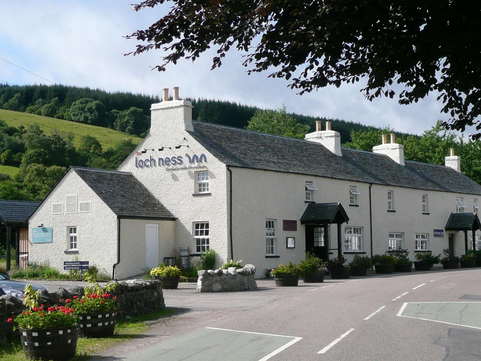 Loch Ness Inn ดรัมนาดรอคิท ภายนอก รูปภาพ